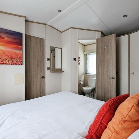 Caravan In The Cotswolds Villa Cirencester Buitenkant foto