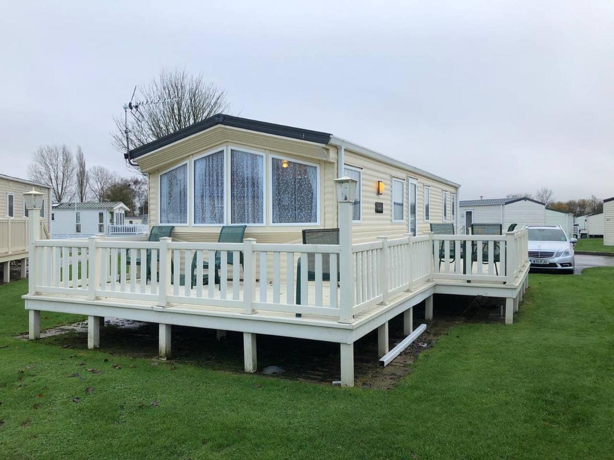 Caravan In The Cotswolds Villa Cirencester Buitenkant foto